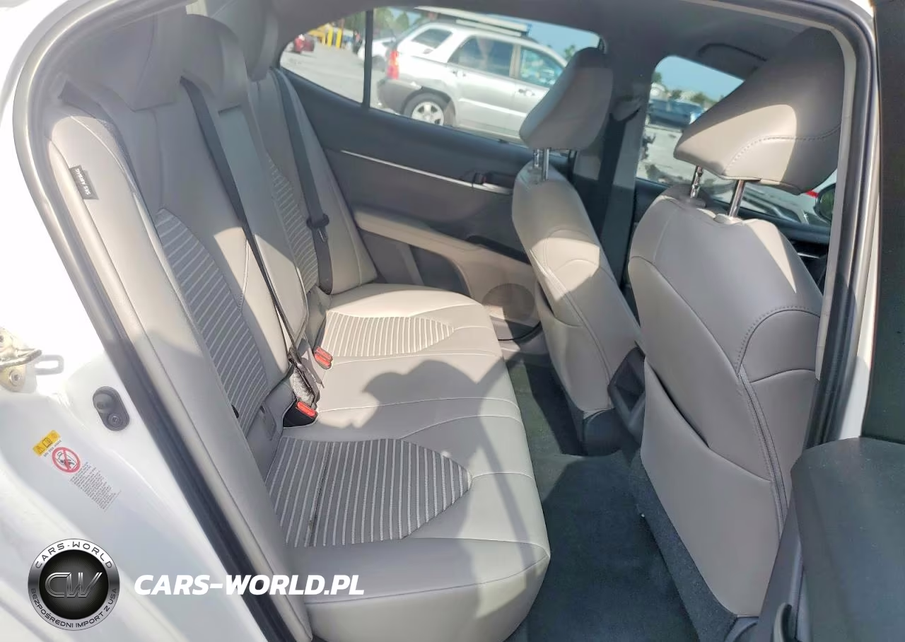 2018 Toyota Camry Se VIN:4T1B11HK5JU649963 - 10