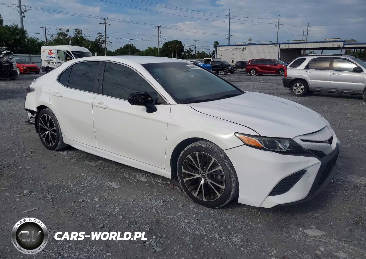 2018 Toyota Camry Se VIN:4T1B11HK5JU649963 - 4