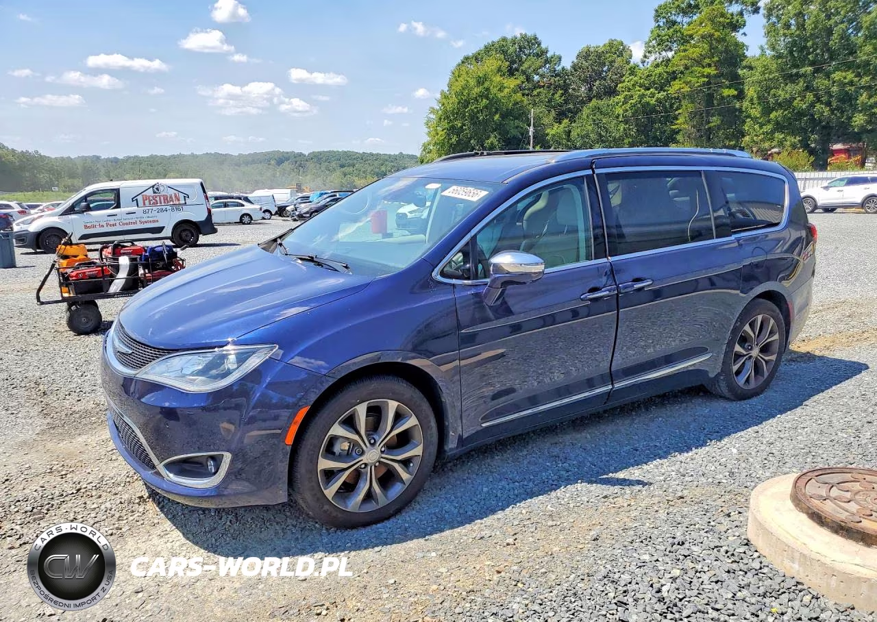 2017 Chrysler Pacifica Limited VIN:2C4RC1GG5HR727269 - 1