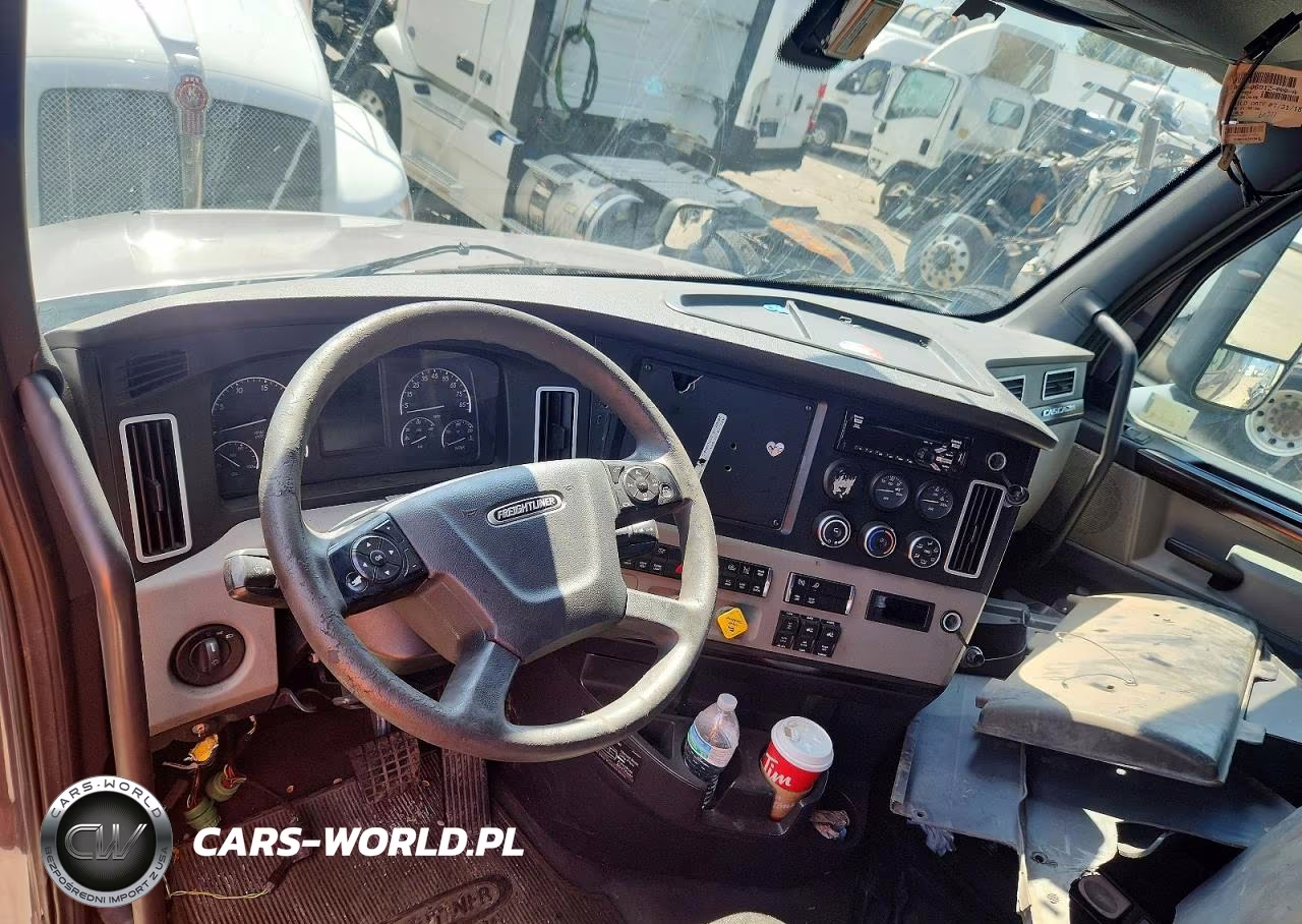 2019 Freightliner Cascadia 126 Semi Truck VIN:3AKJHHDR9KSKF4952 - 8
