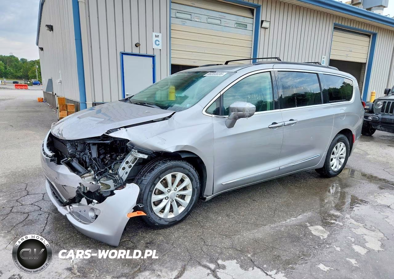 2017 Chrysler Pacifica Touring L