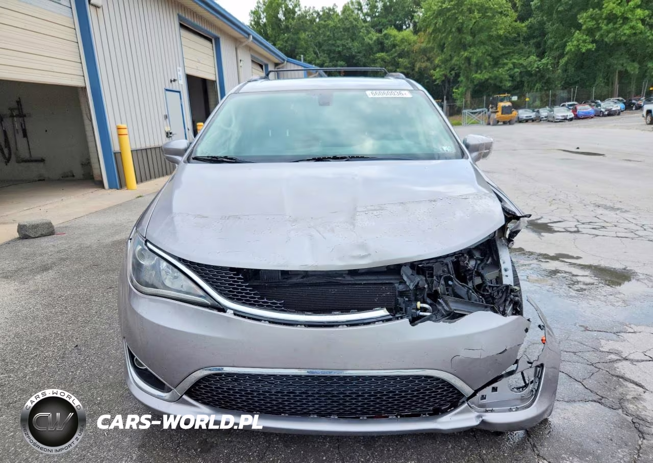 2017 Chrysler Pacifica Touring L VIN:2C4RC1BG0HR598994 - 5