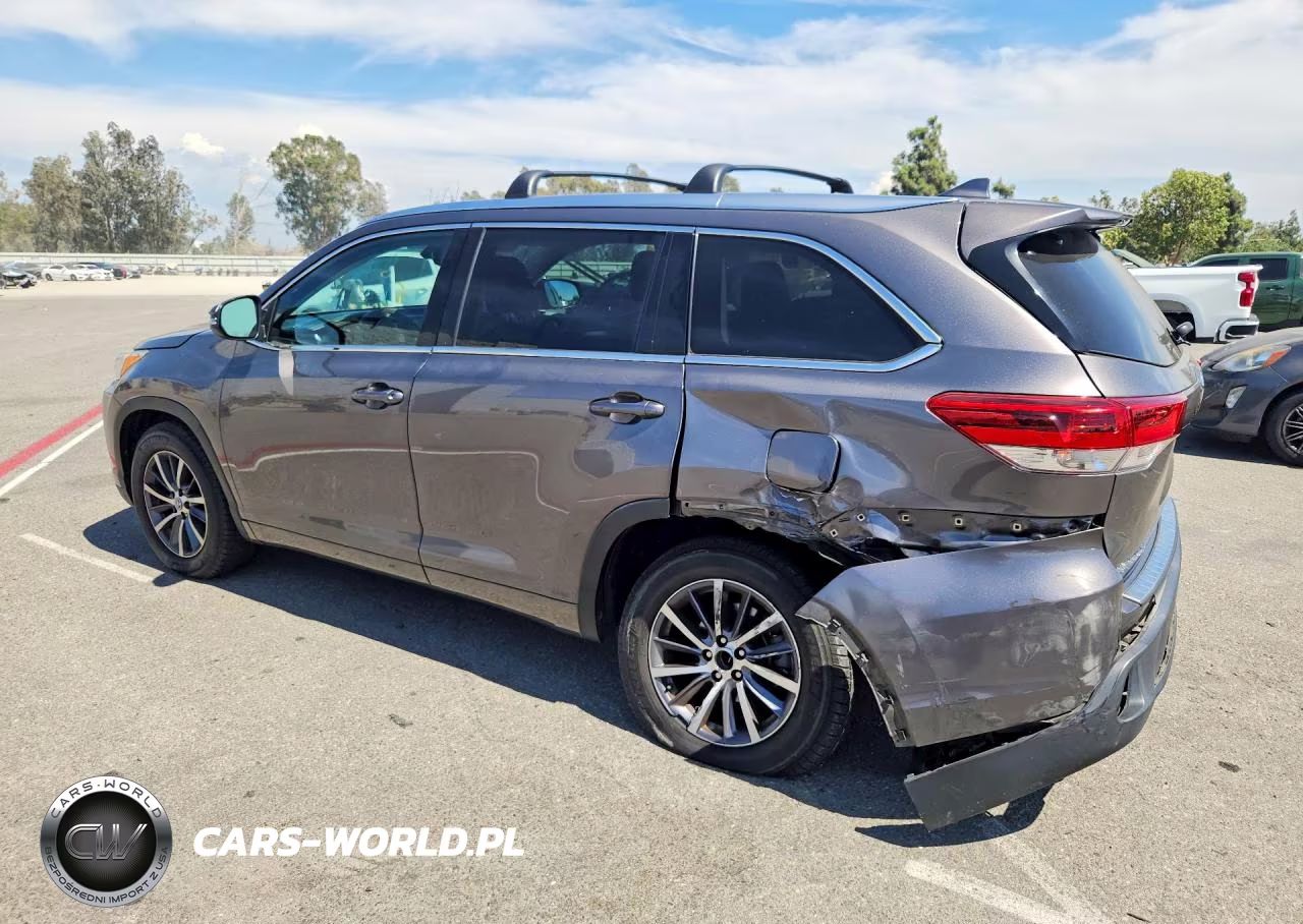 2018 Toyota Highlander Xle VIN:5TDKZRFH6JS529757 - 2