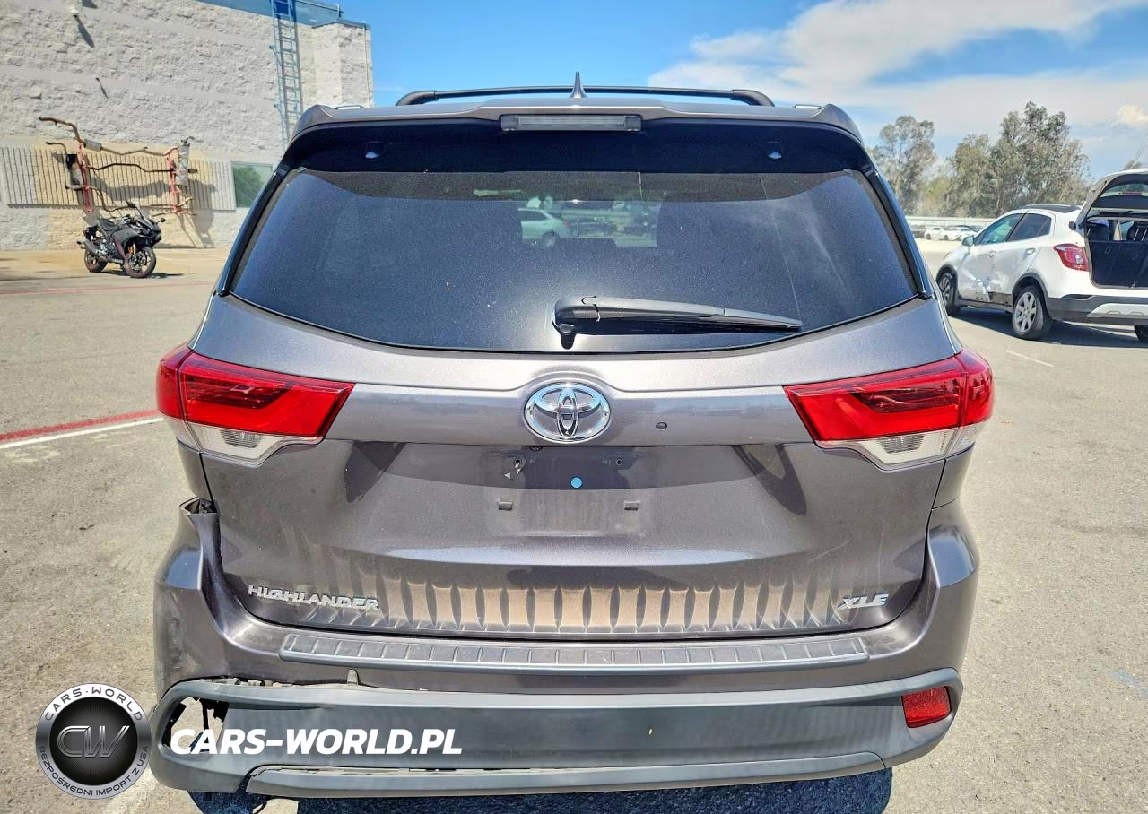 2018 Toyota Highlander Xle VIN:5TDKZRFH6JS529757 - 6