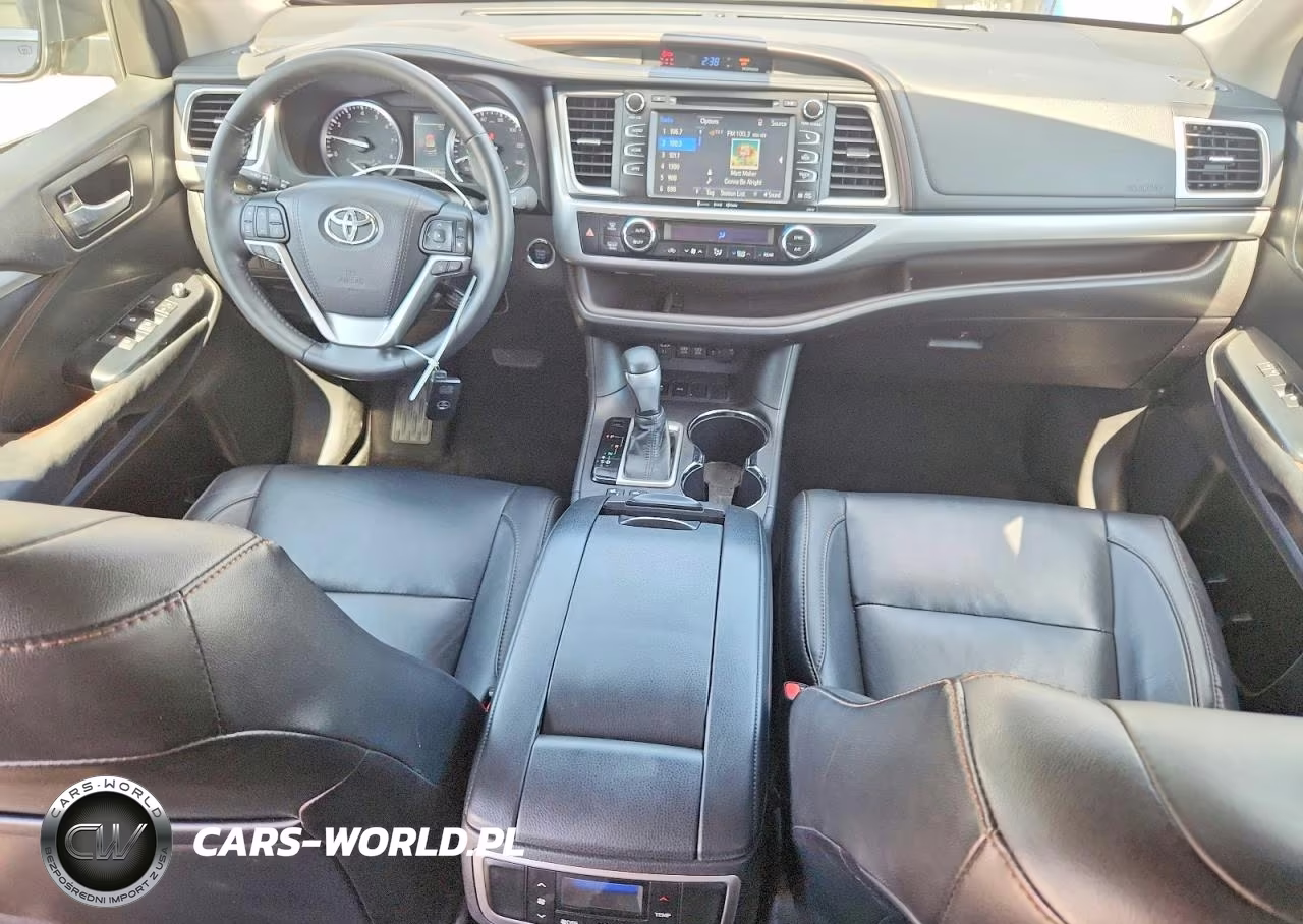 2018 Toyota Highlander Xle VIN:5TDKZRFH6JS529757 - 8