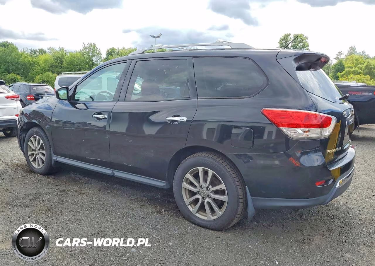 2015 Nissan Pathfinder S VIN:5N1AR2MM2FC650132 - 2