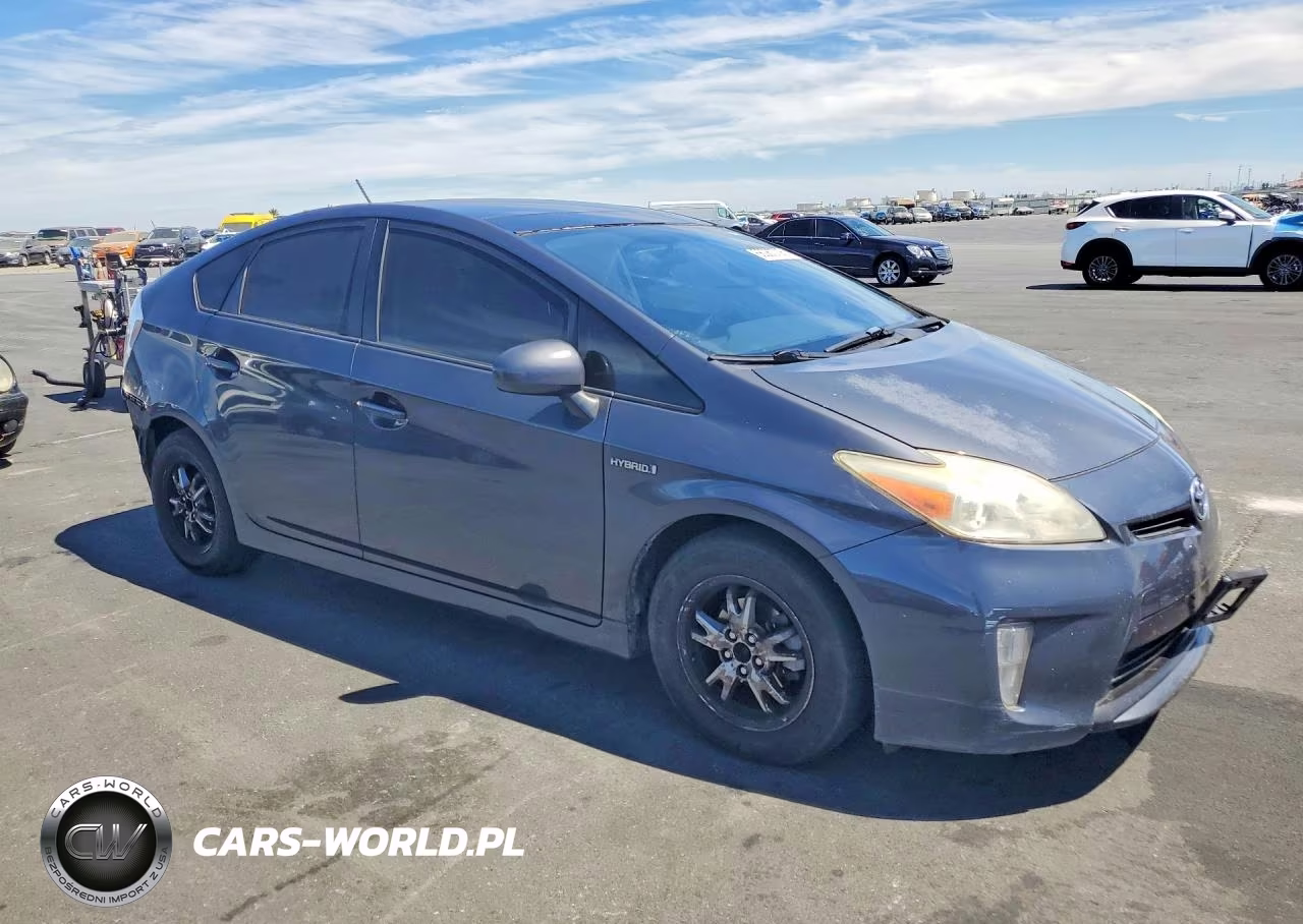 2012 Toyota Prius Three VIN:JTDKN3DUXC1580431 - 4