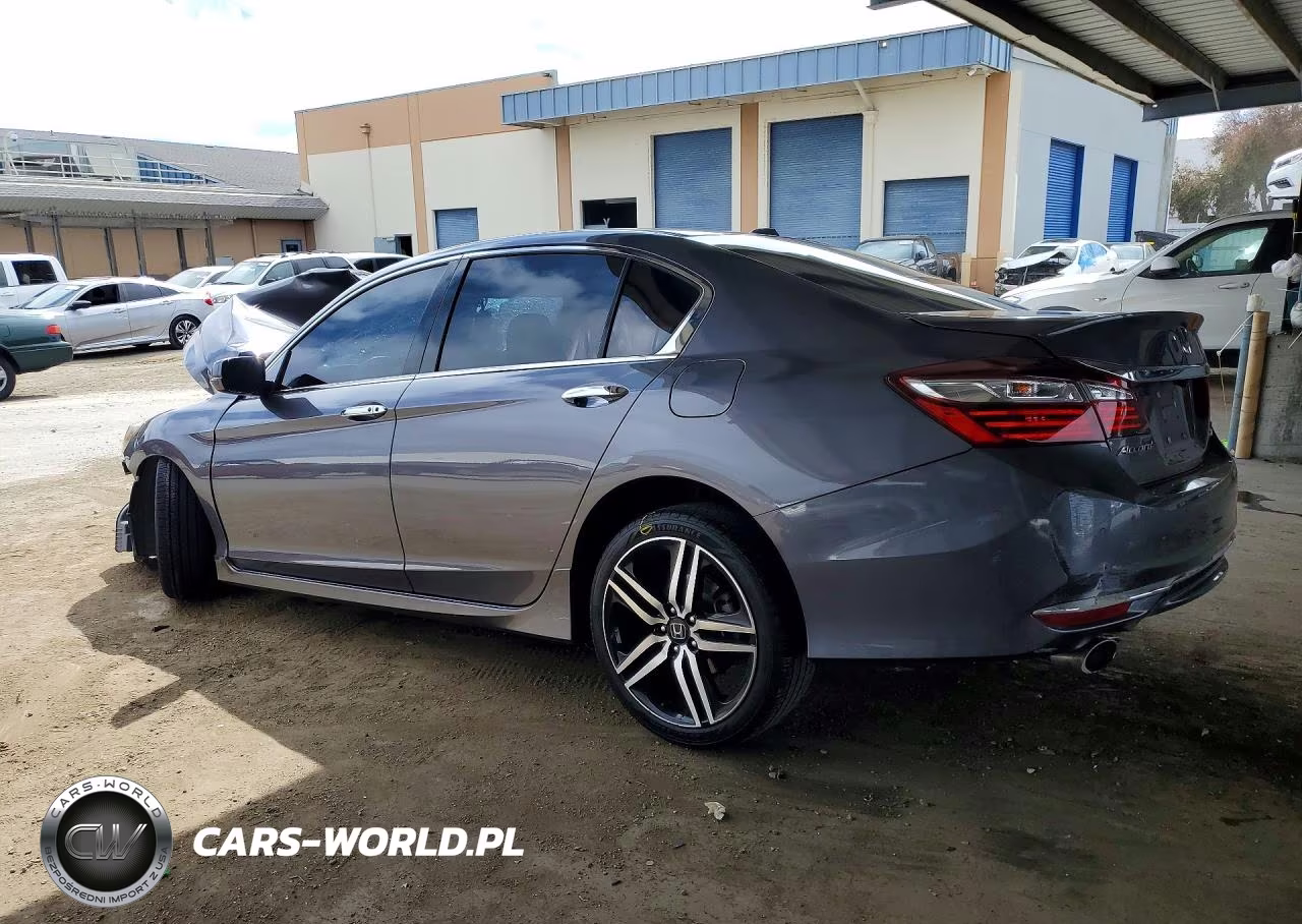 2017 Honda Accord Touring VIN:1HGCR3F95HA038552 - 2