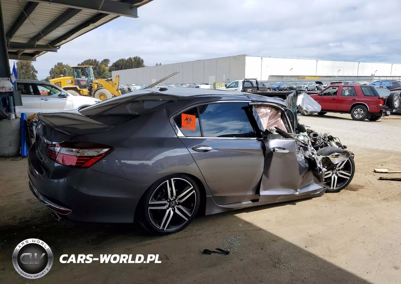 2017 Honda Accord Touring VIN:1HGCR3F95HA038552 - 3