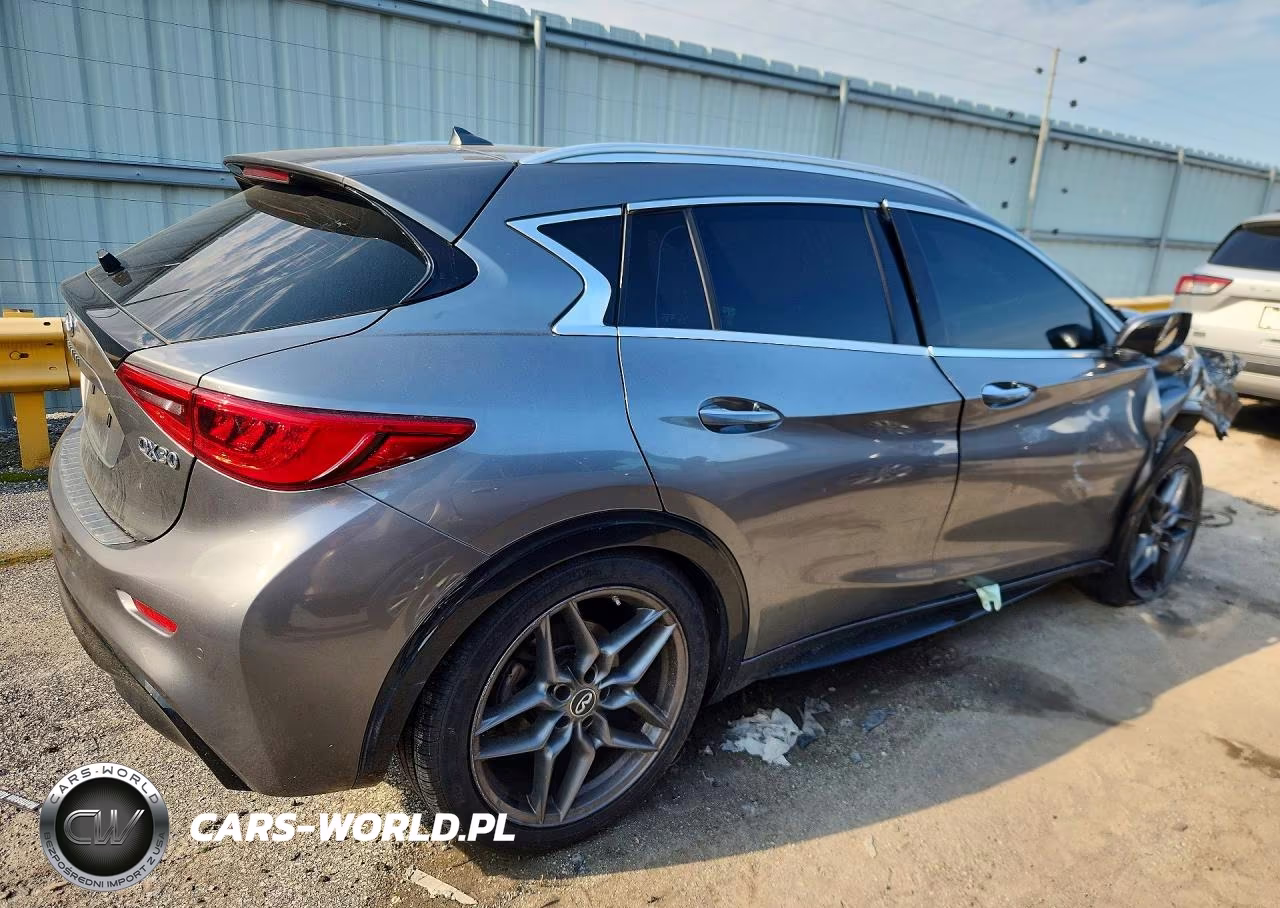 2017 Infiniti Qx30 Premium VIN:SJKCH5CP2HA024038 - 3