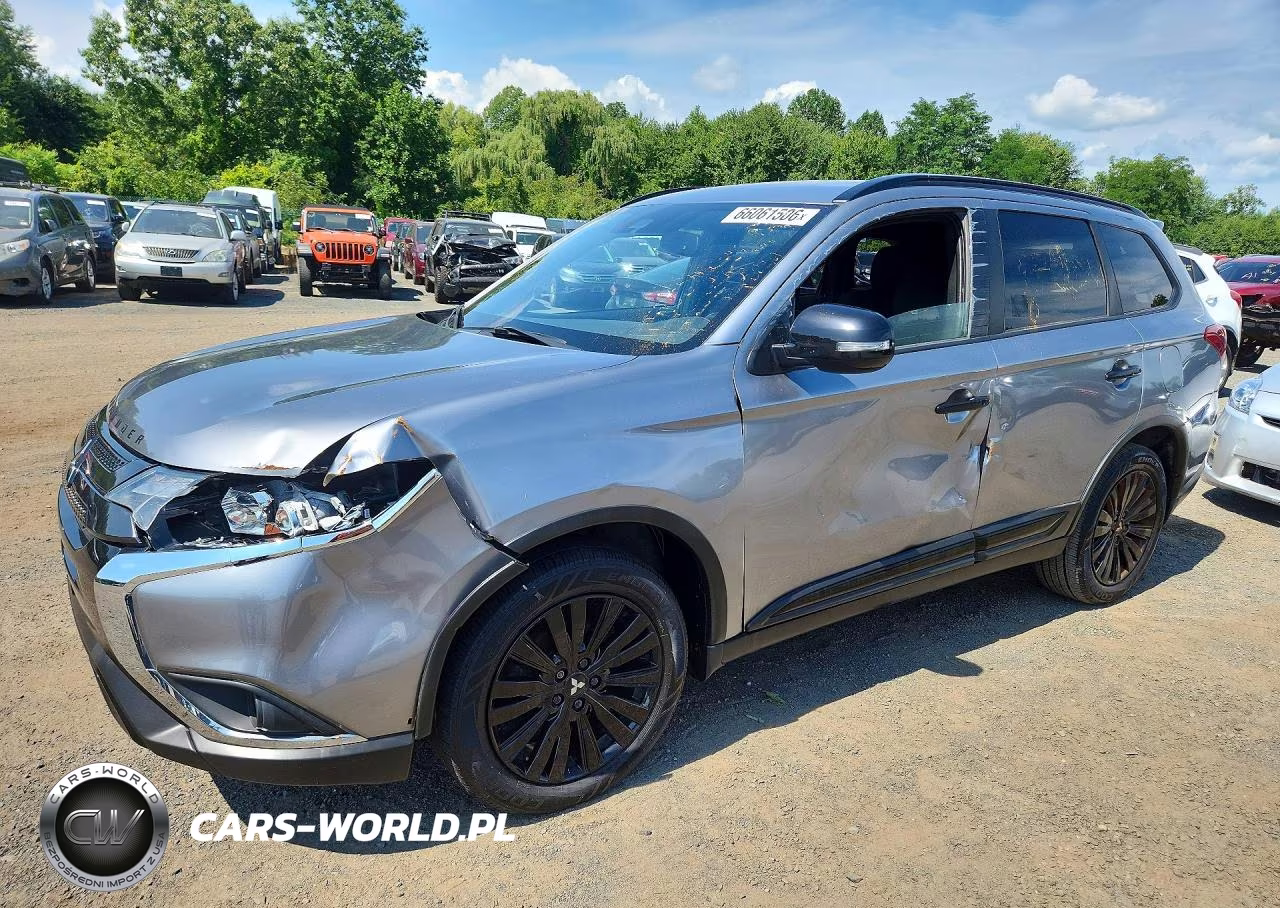 2020 Mitsubishi Outlander Se – zdjęcie 1 z 13