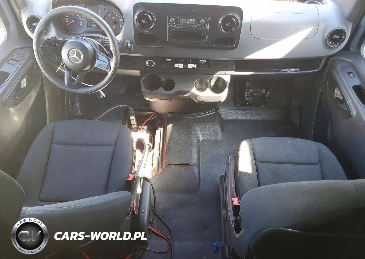 2019 Mercedes-Benz Sprinter Delivery Van VIN:WD4PF1CD4KP123737 - 8