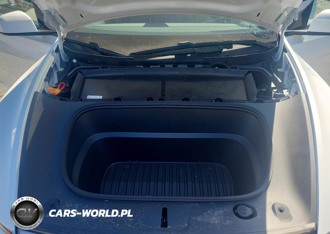 2026 Tesla Model Y VIN:7SAYGDEE4TA680369 - 11