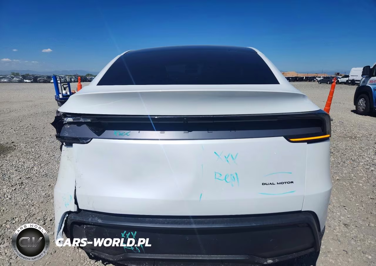2026 Tesla Model Y VIN:7SAYGDEE4TA680369 - 6