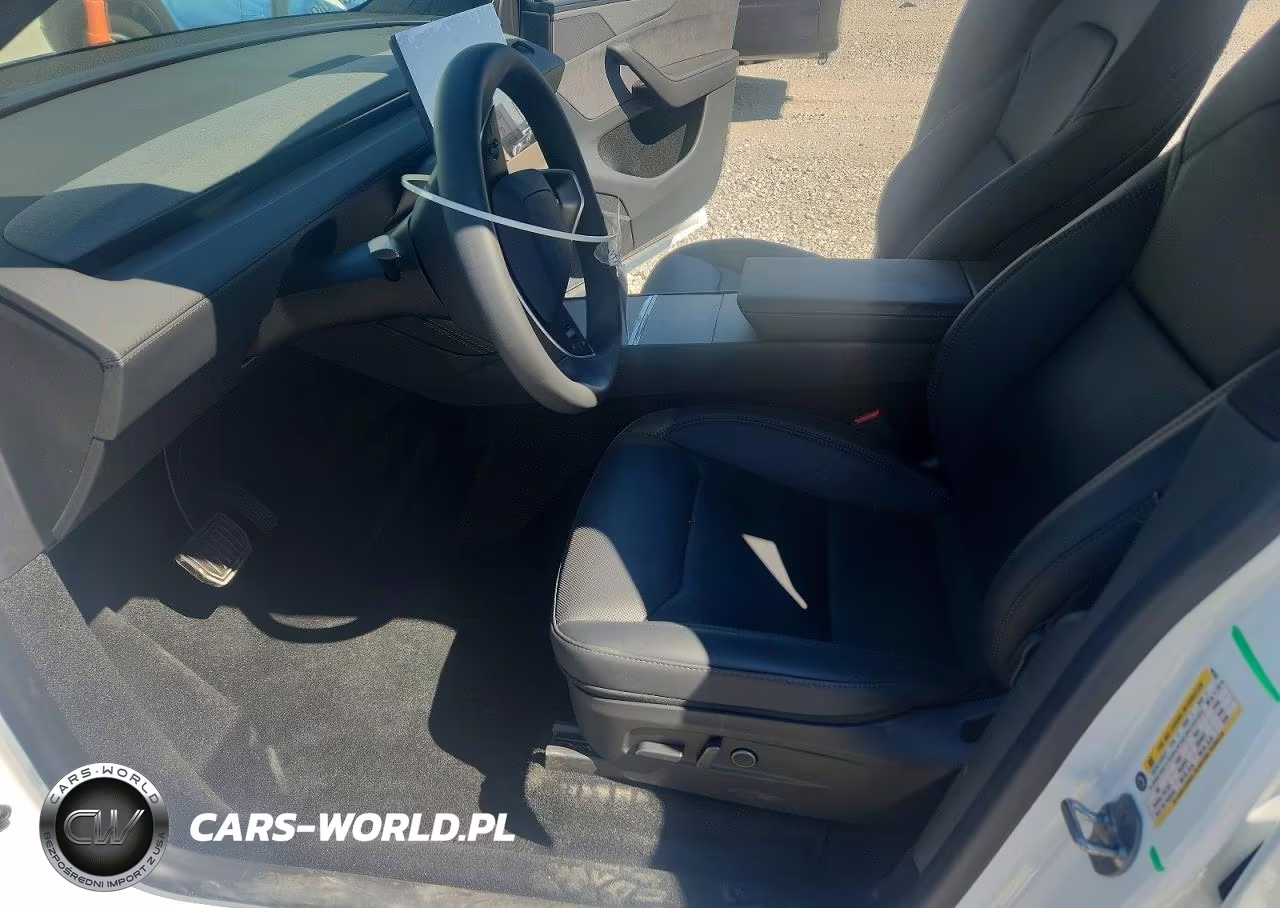 2026 Tesla Model Y VIN:7SAYGDEE4TA680369 - 7