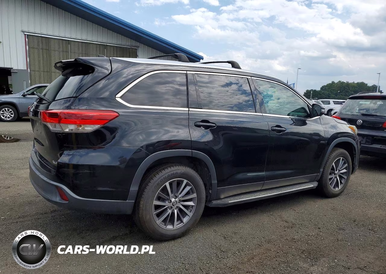 2019 Toyota Highlander Xle VIN:5TDKZRFH1KS554471 - 3