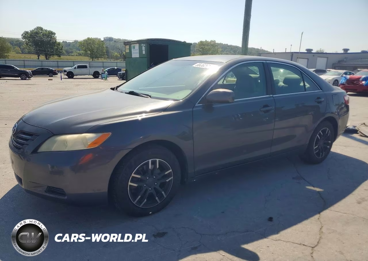 2009 Toyota Camry Le – zdjęcie 1 z 12