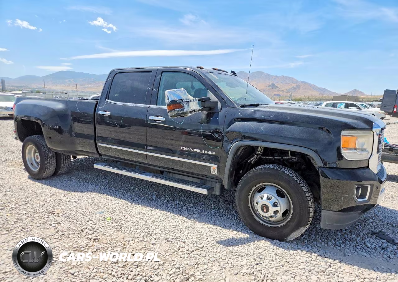 2015 GMC Sierra K3500 Denali VIN:1GT424E81FF667215 - 4
