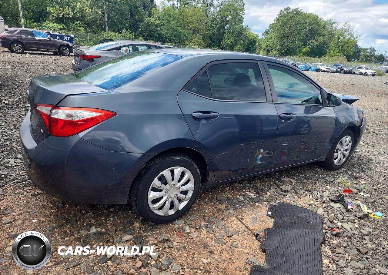 2016 Toyota Corolla Le VIN:5YFBURHE1GP393718 - 3