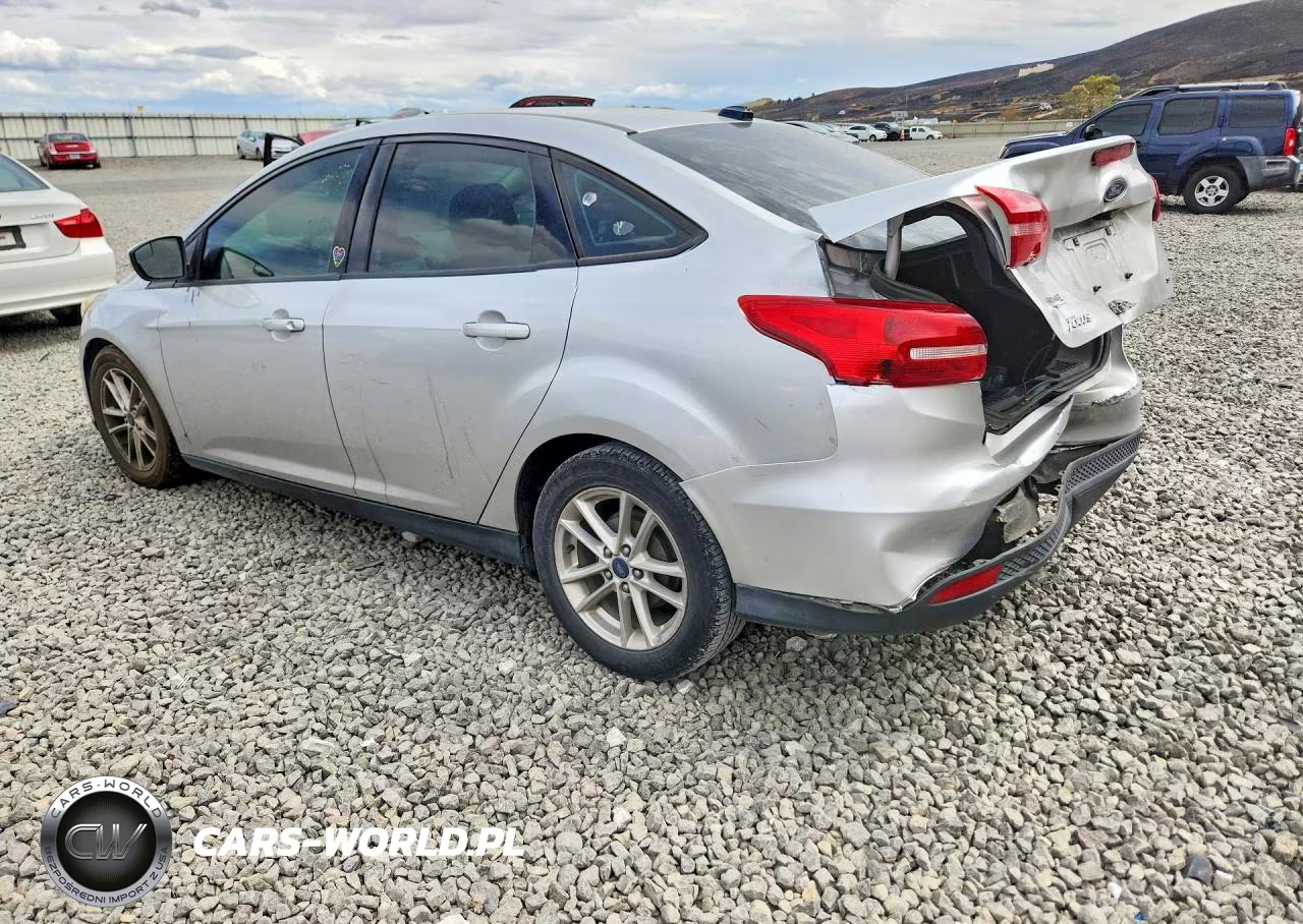 2017 Ford Focus Se VIN:1FADP3F29HL247654 - 2
