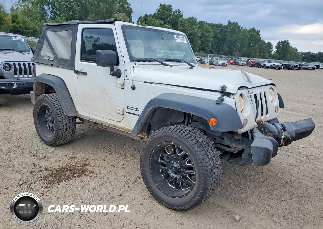 2016 Jeep Wrangler Sport VIN:1C4AJWAG0GL267485 - 4