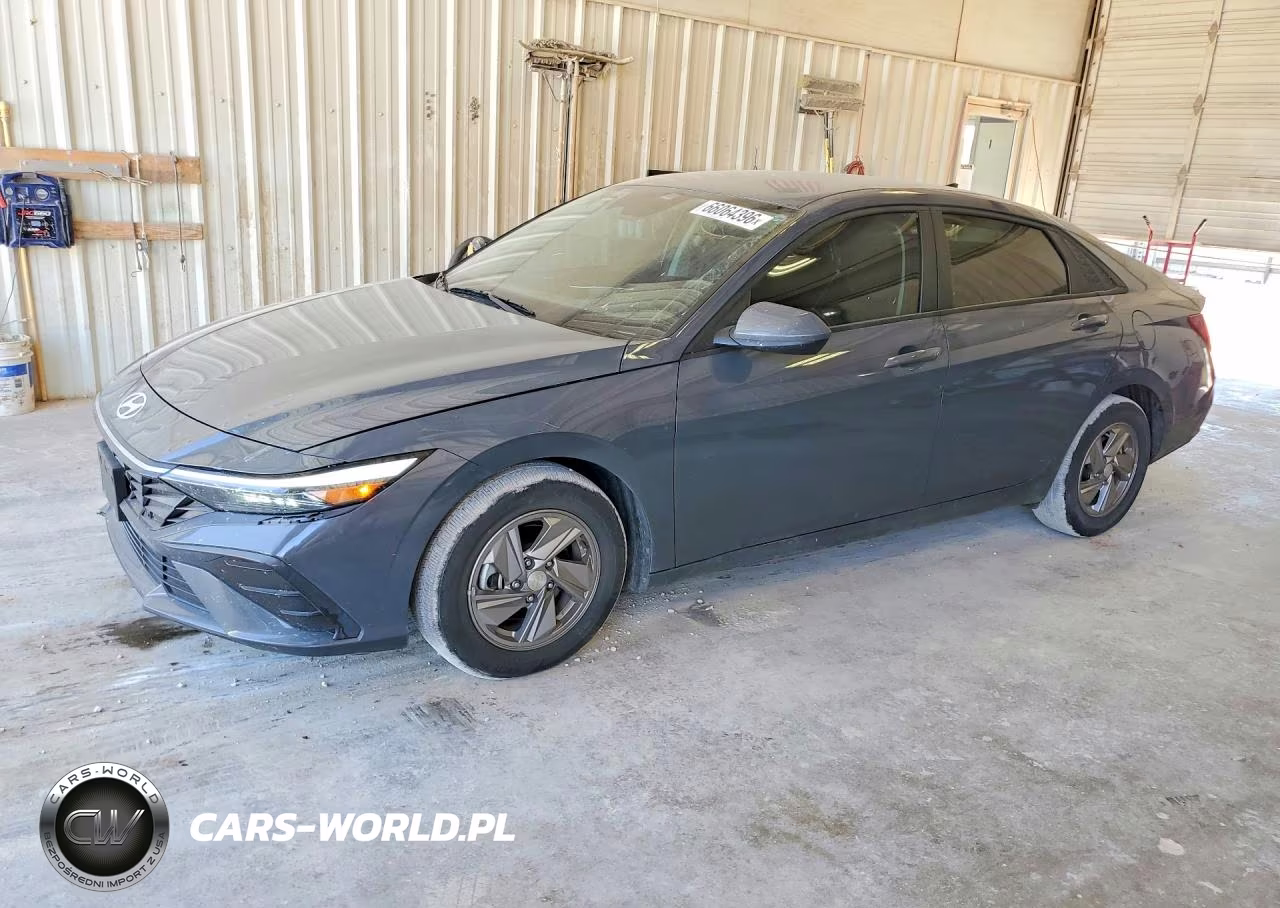 2025 Hyundai Elantra Se