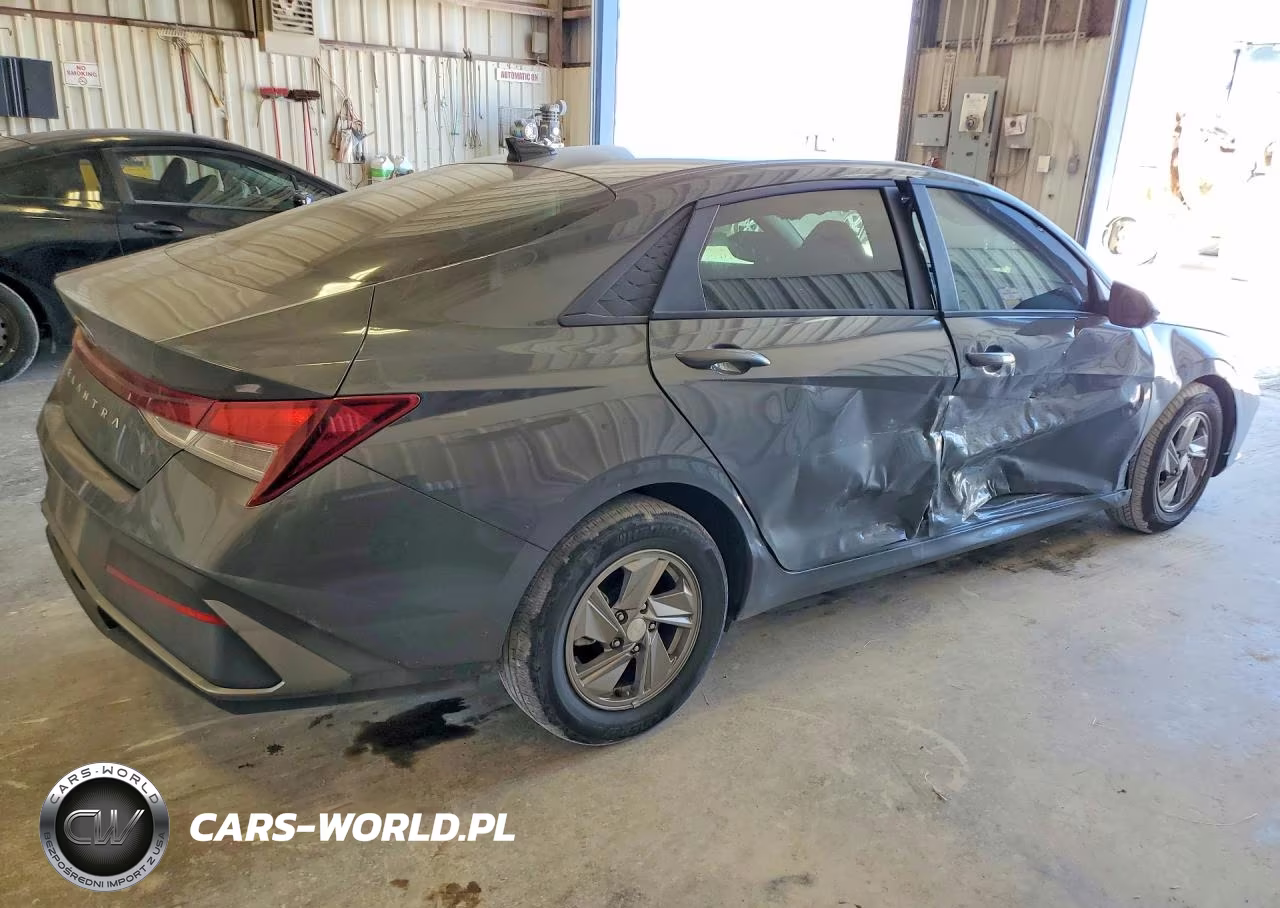 2025 Hyundai Elantra Se VIN:KMHLL4DG1SU852741 - 3