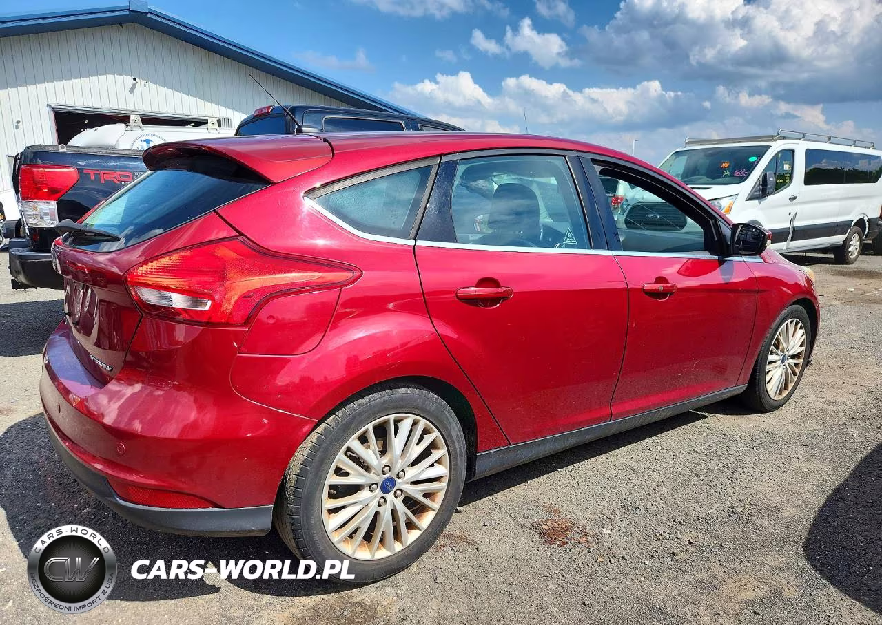 2015 Ford Focus Titanium VIN:1FADP3N23FL227091 - 3