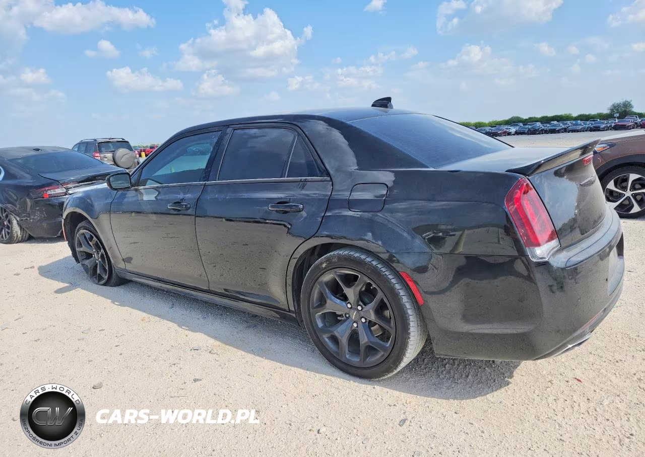 2023 Chrysler 300 Touring L VIN:2C3CCADG0PH556286 - 2