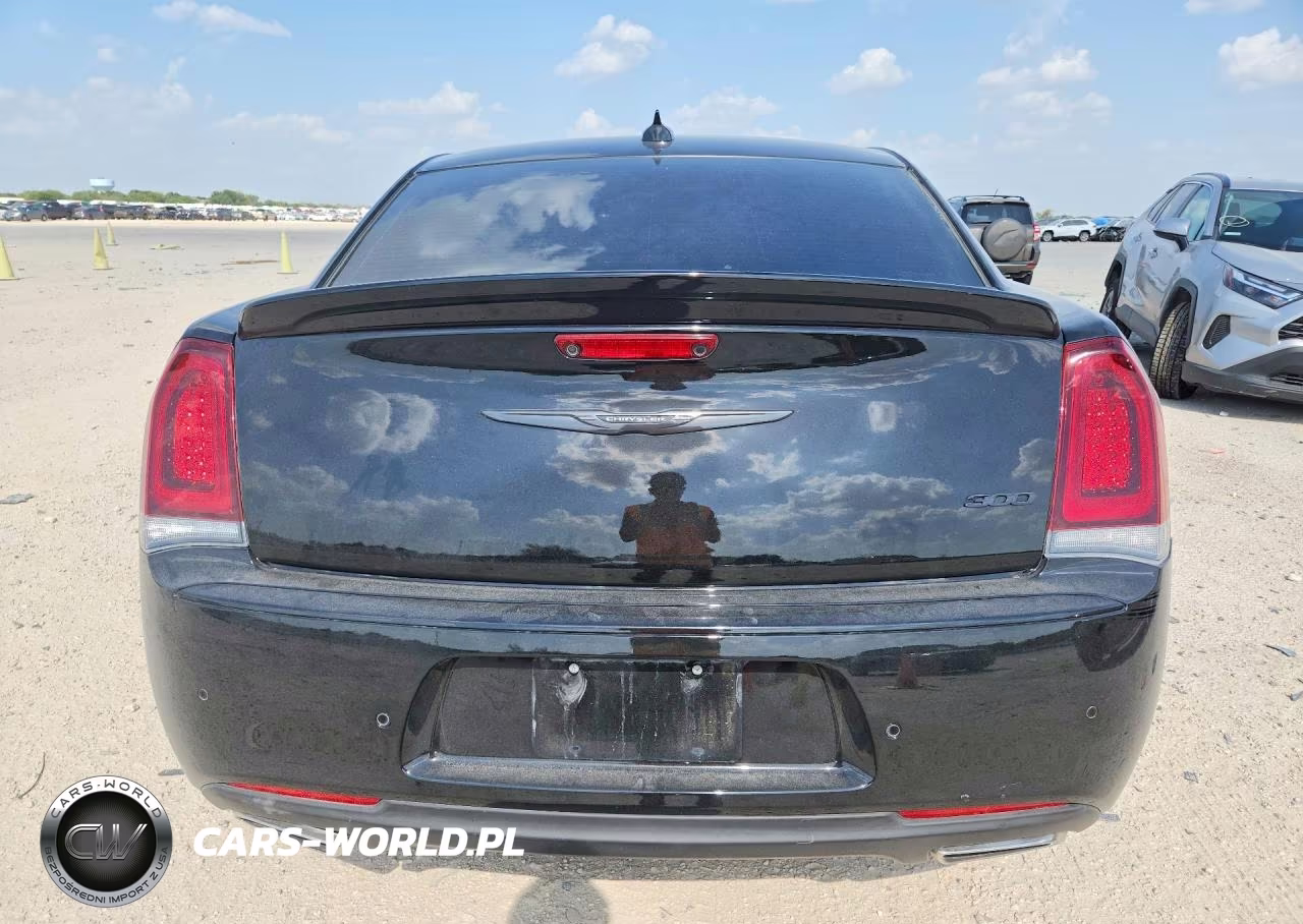 2023 Chrysler 300 Touring L VIN:2C3CCADG0PH556286 - 6