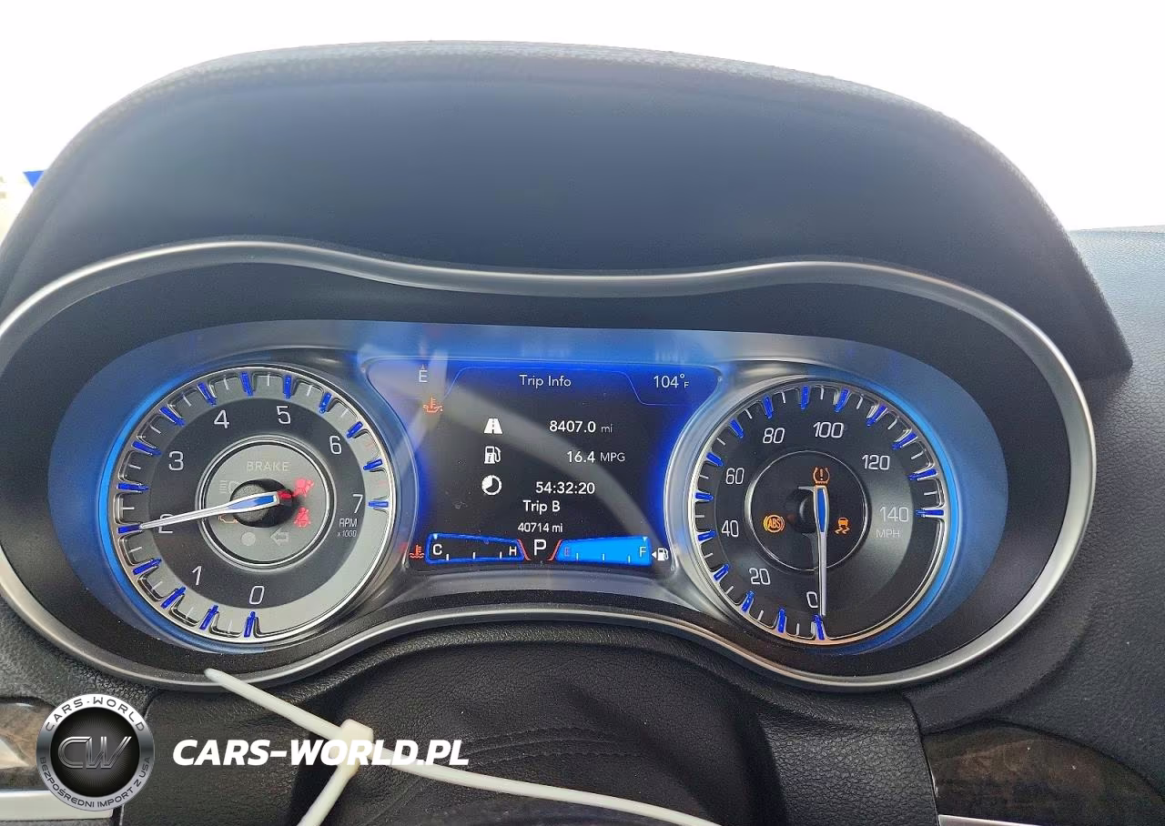 2023 Chrysler 300 Touring L VIN:2C3CCADG0PH556286 - 9
