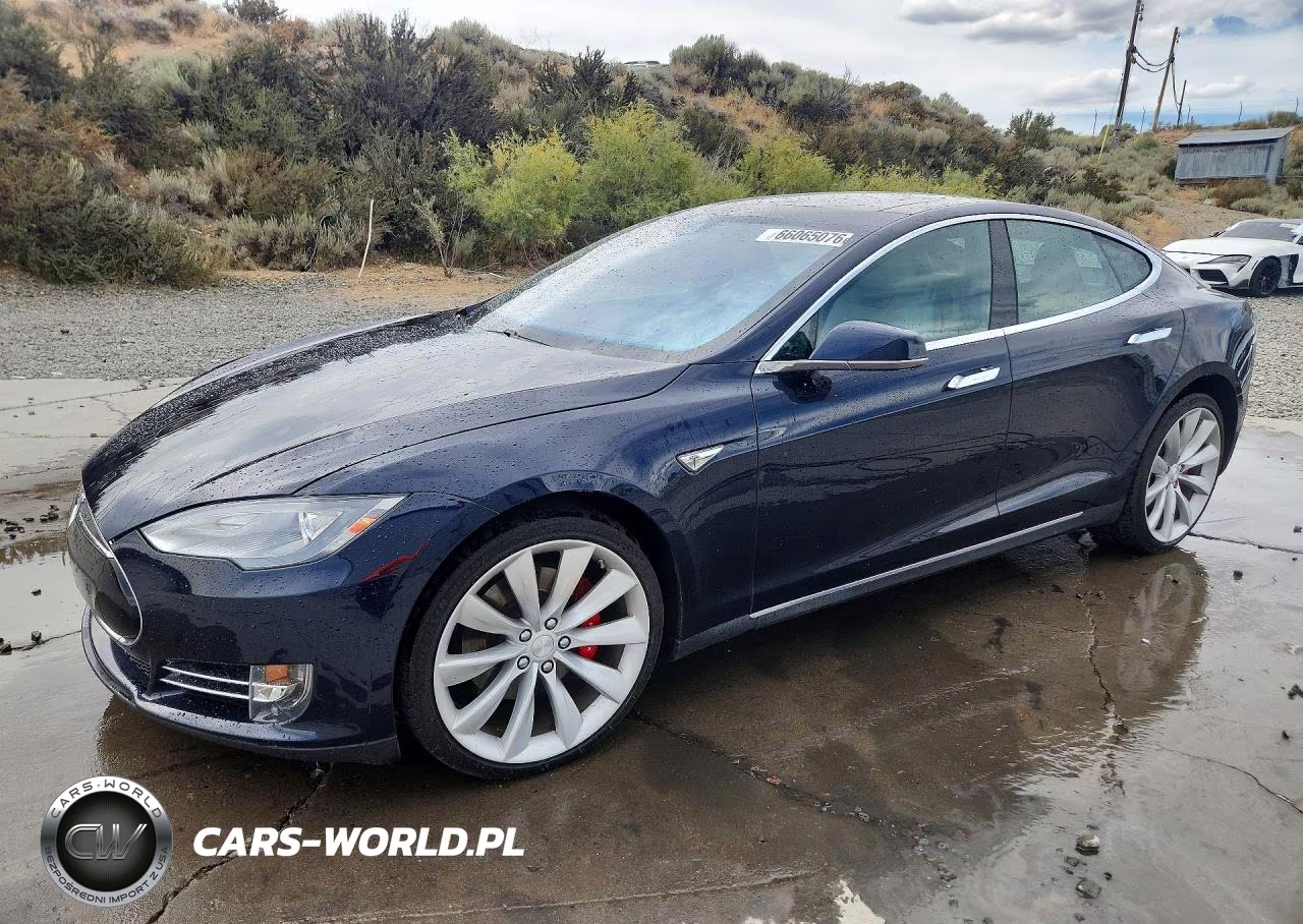 2014 Tesla Model S – zdjęcie 1 z 12