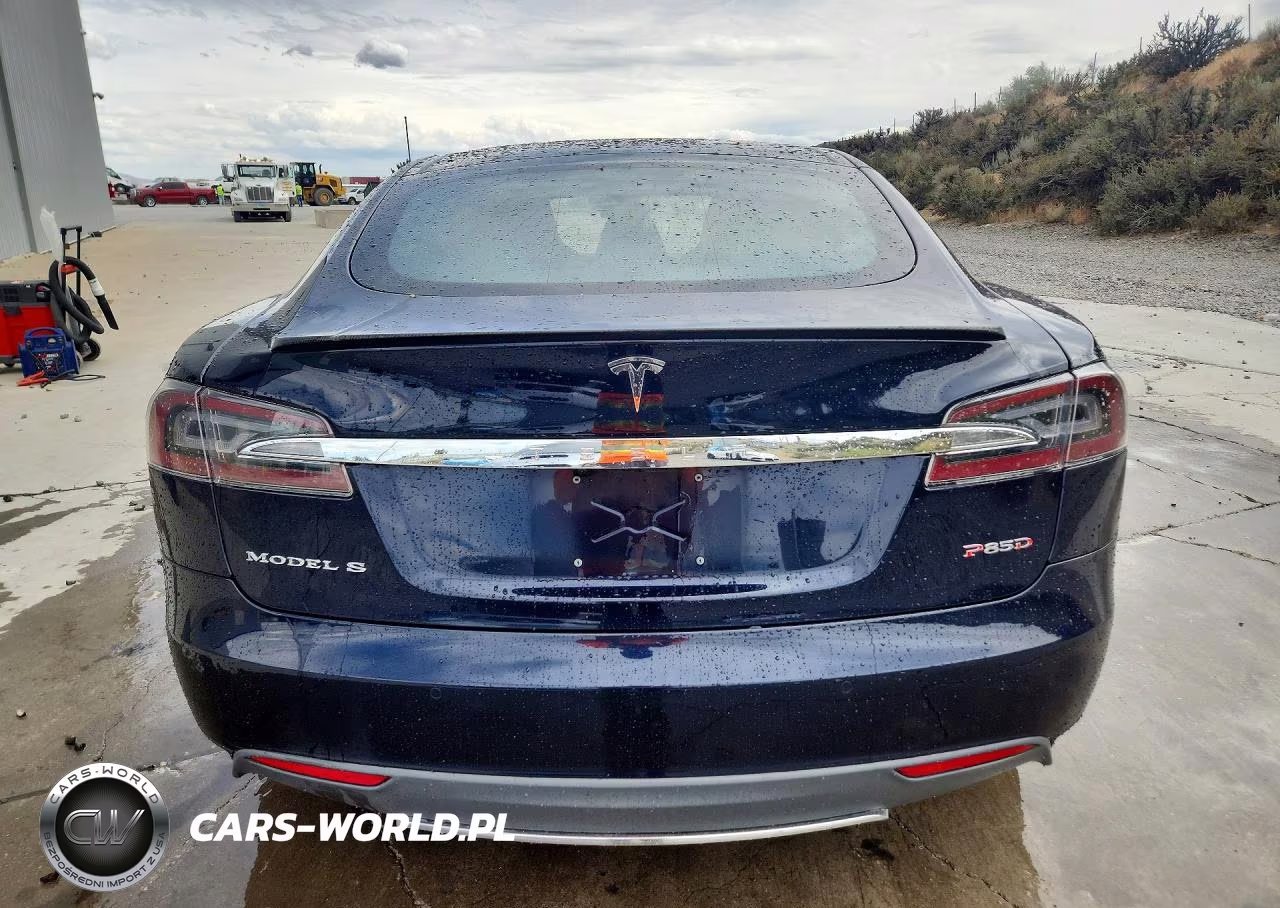 2014 Tesla Model S VIN:5YJSA1H29EFP65556 - 6