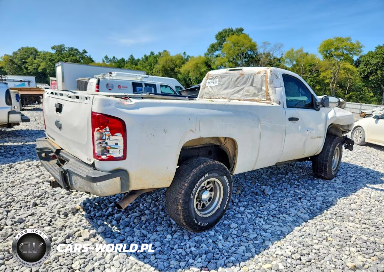 2007 Chevrolet Silverado C2500 Heavy Duty VIN:1GCHC24KX7E521239 - 3