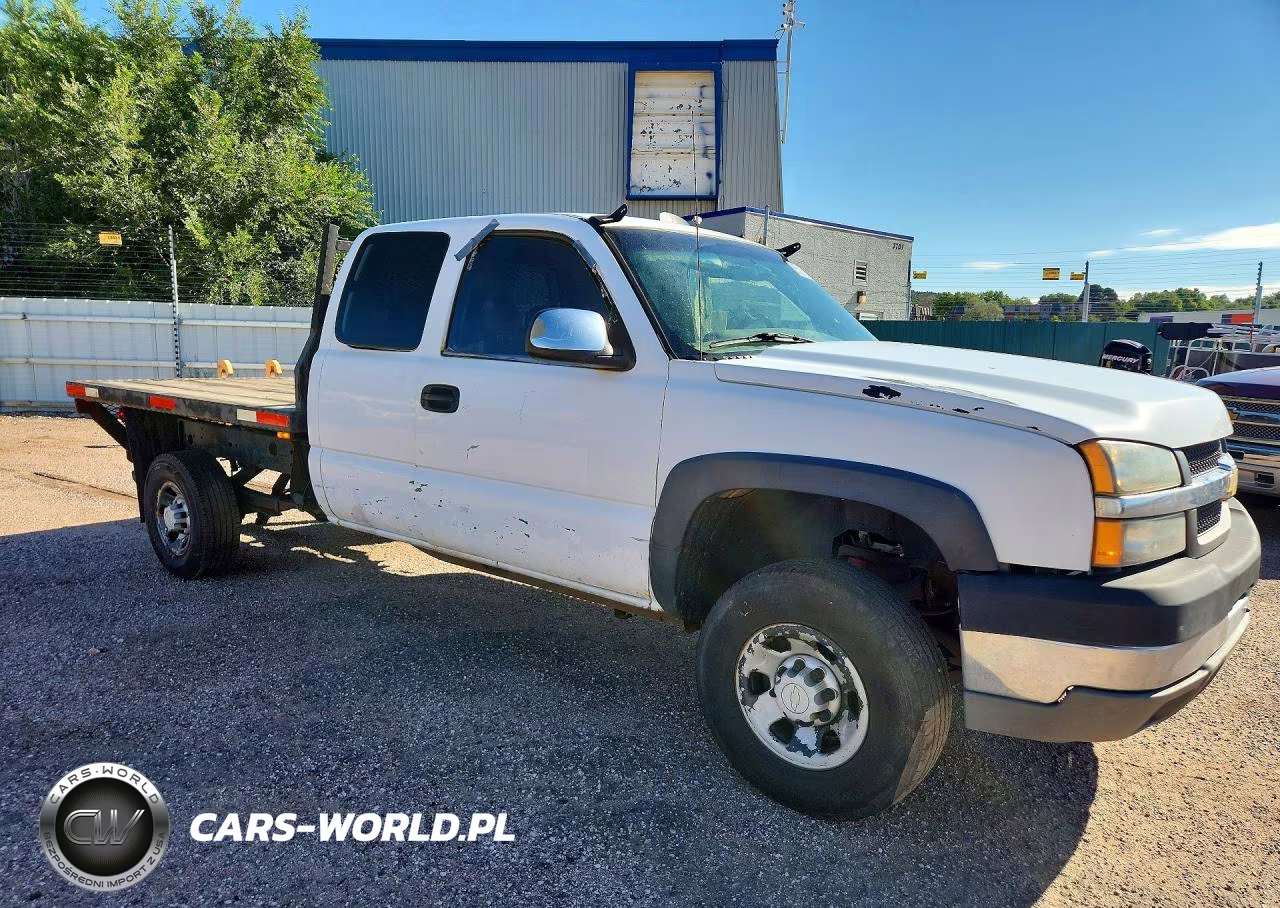 2005 Chevrolet Silverado K2500 Heavy Duty VIN:1GCHK29U45E111353 - 4
