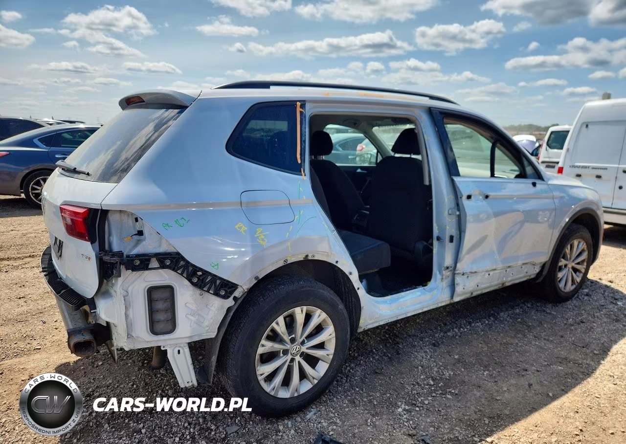 2018 Volkswagen Tiguan S VIN:3VV1B7AX4JM171451 - 3