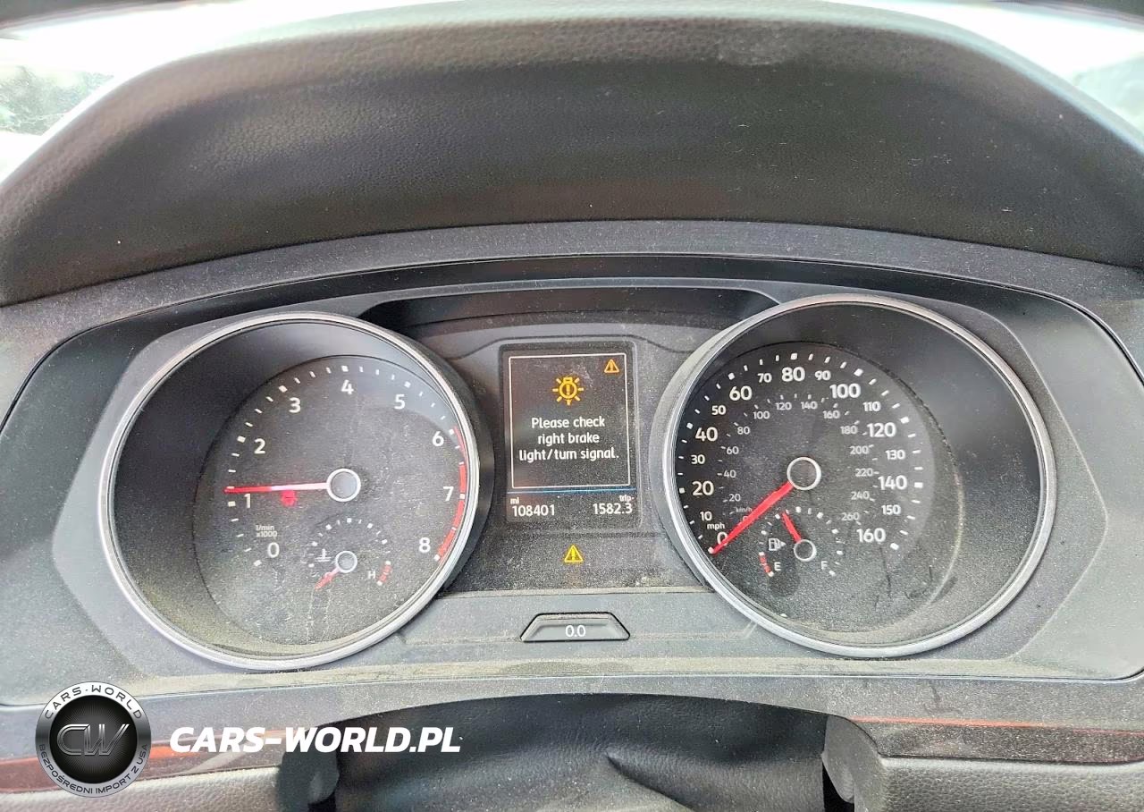 2018 Volkswagen Tiguan S VIN:3VV1B7AX4JM171451 - 9