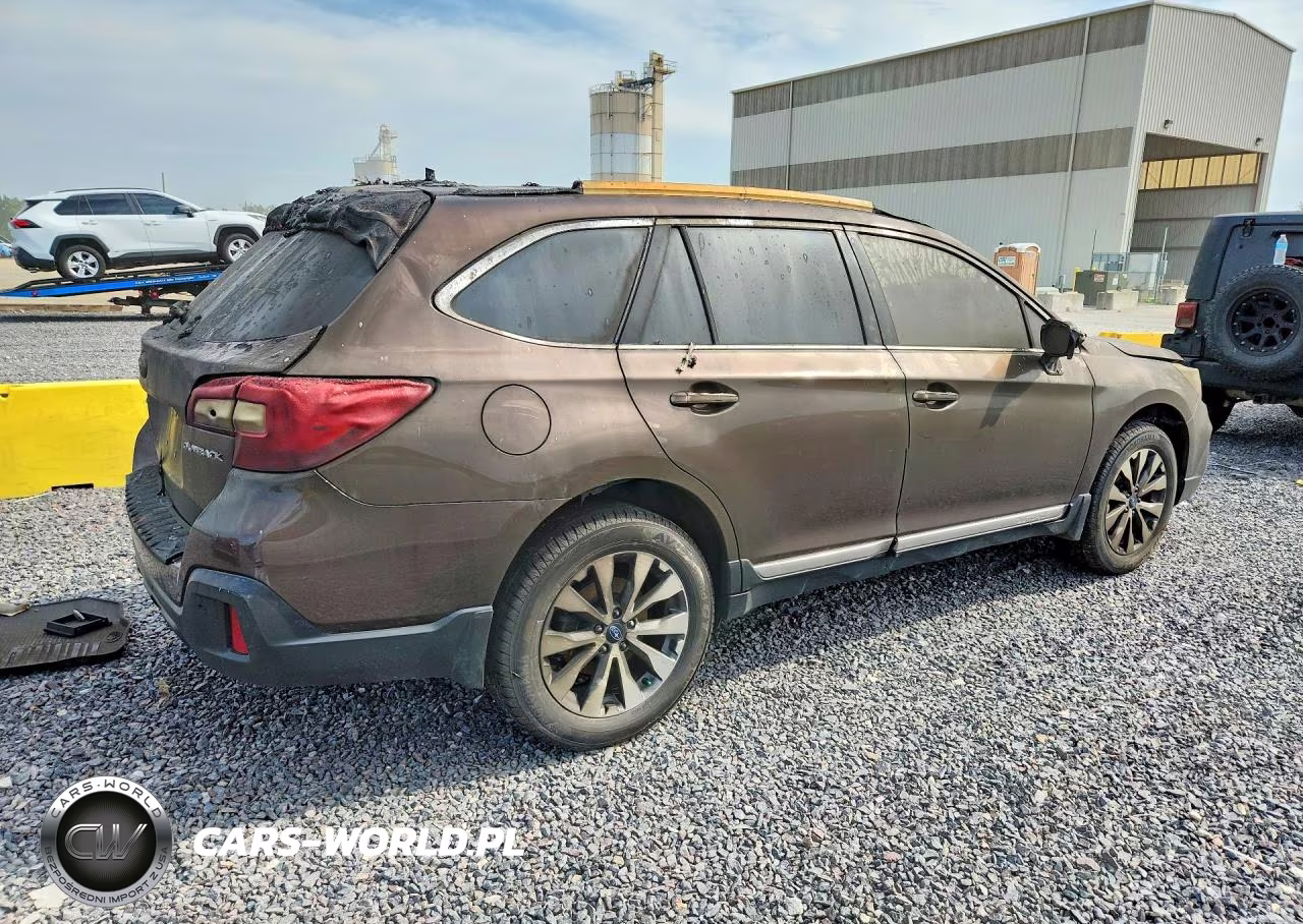 2019 Subaru Outback Touring VIN:4S4BSATC7K3237127 - 3