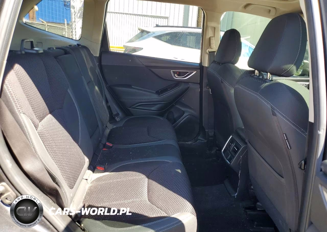 2019 Subaru Forester Premium VIN:JF2SKAEC5KH517618 - 10