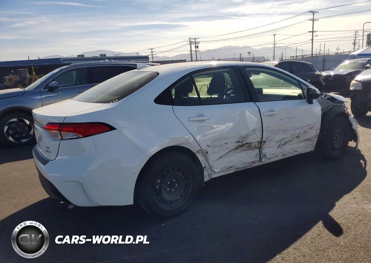 2025 Toyota Corolla Hybrid Le VIN:JTDBCMFE4S3074968 - 3