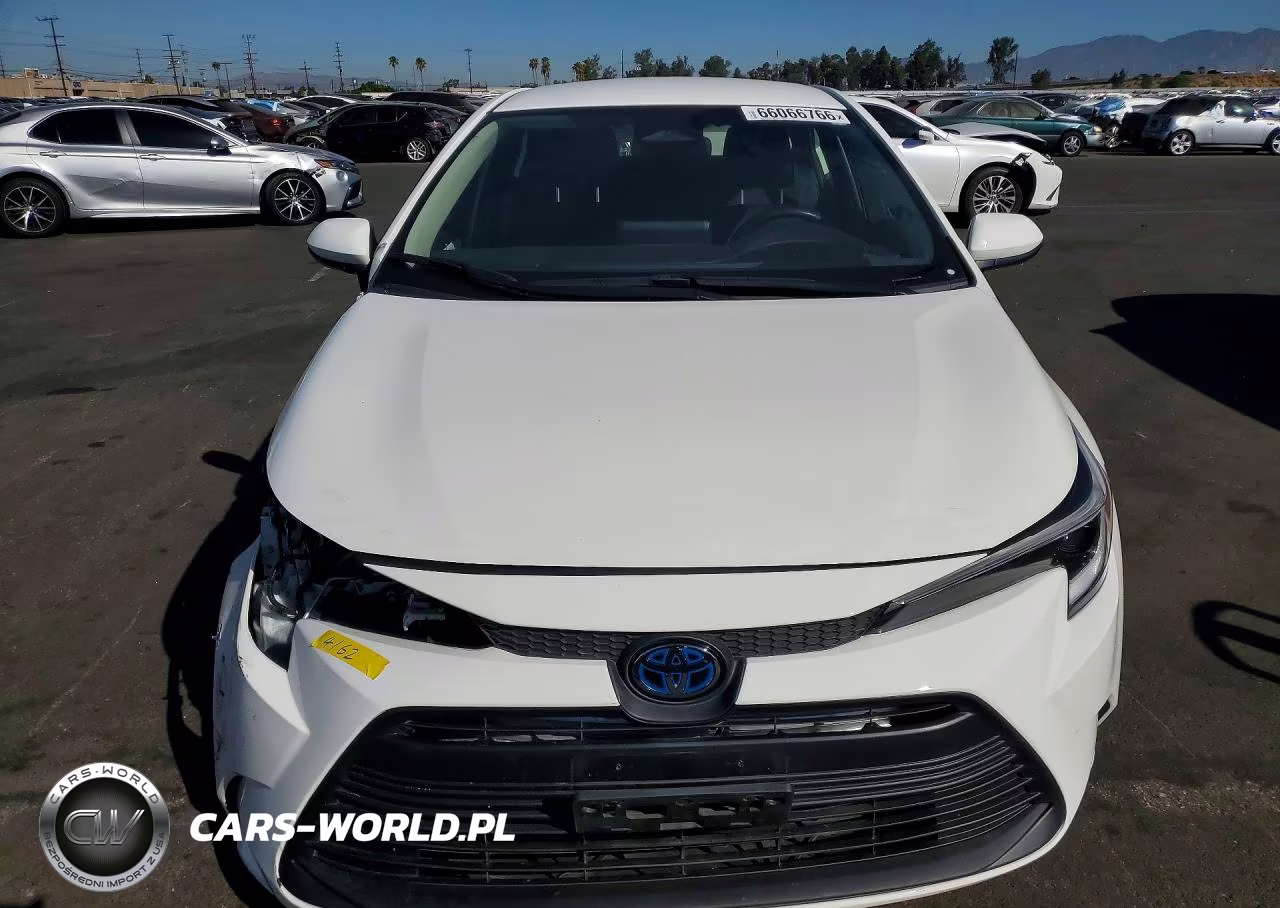 2025 Toyota Corolla Hybrid Le VIN:JTDBCMFE4S3074968 - 5