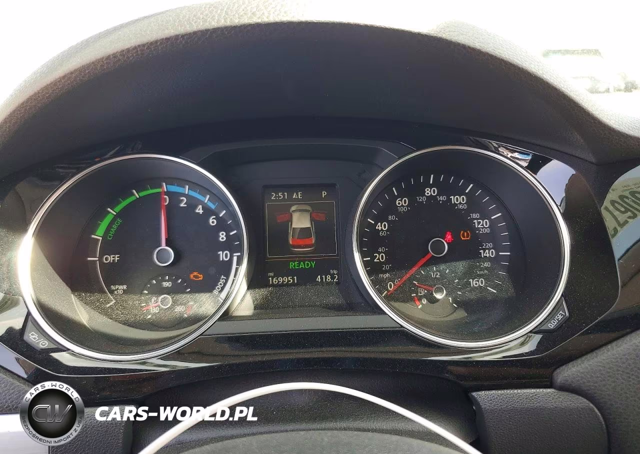2016 Volkswagen Jetta Hybrid VIN:3VW637AJ4GM340855 - 9