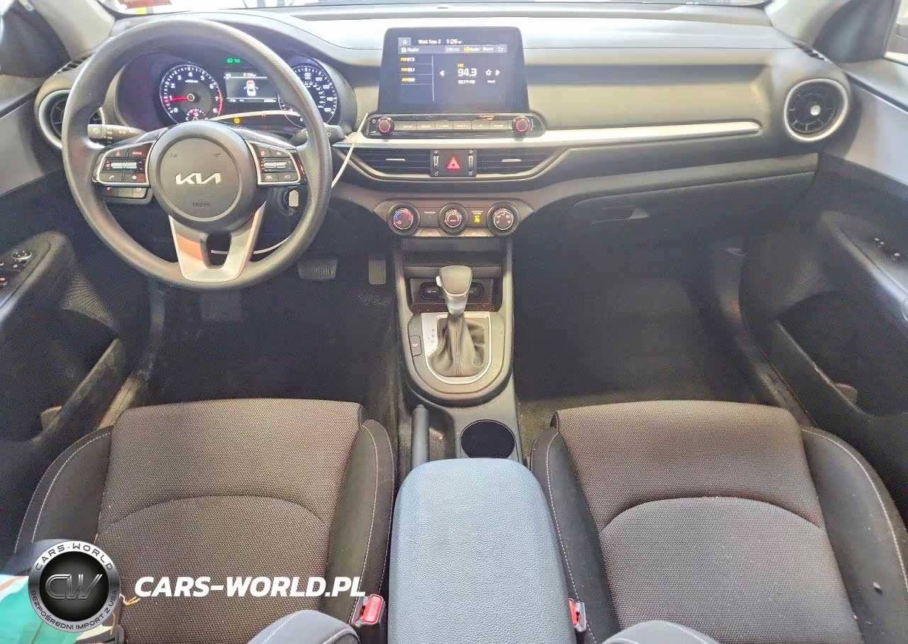 2024 Kia Forte Lxs VIN:3KPF24AD0RE742657 - 8
