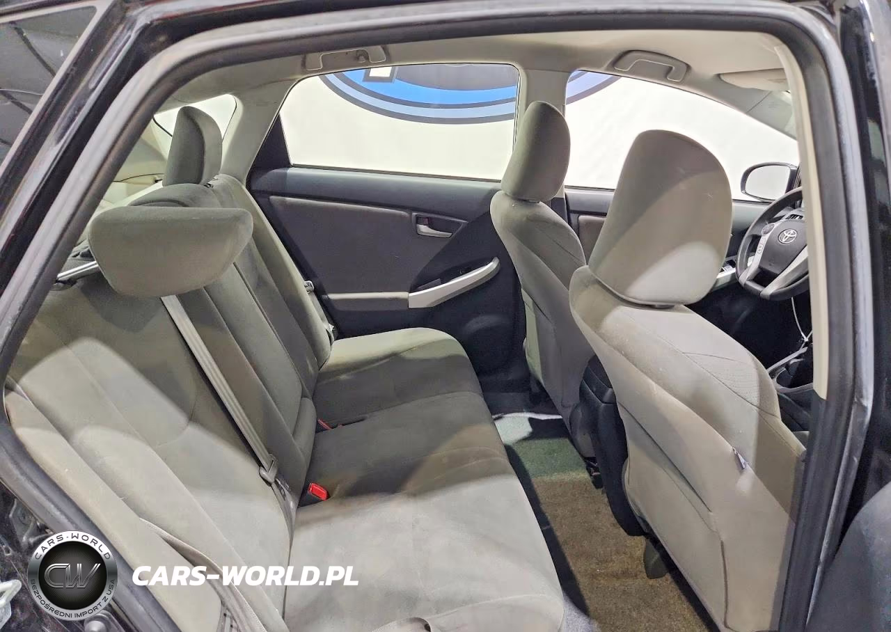 2013 Toyota Prius Two VIN:JTDKN3DU6D0355611 - 10