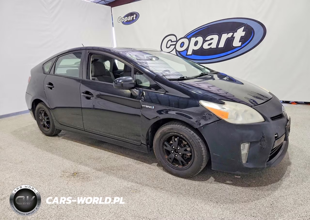 2013 Toyota Prius Two VIN:JTDKN3DU6D0355611 - 4