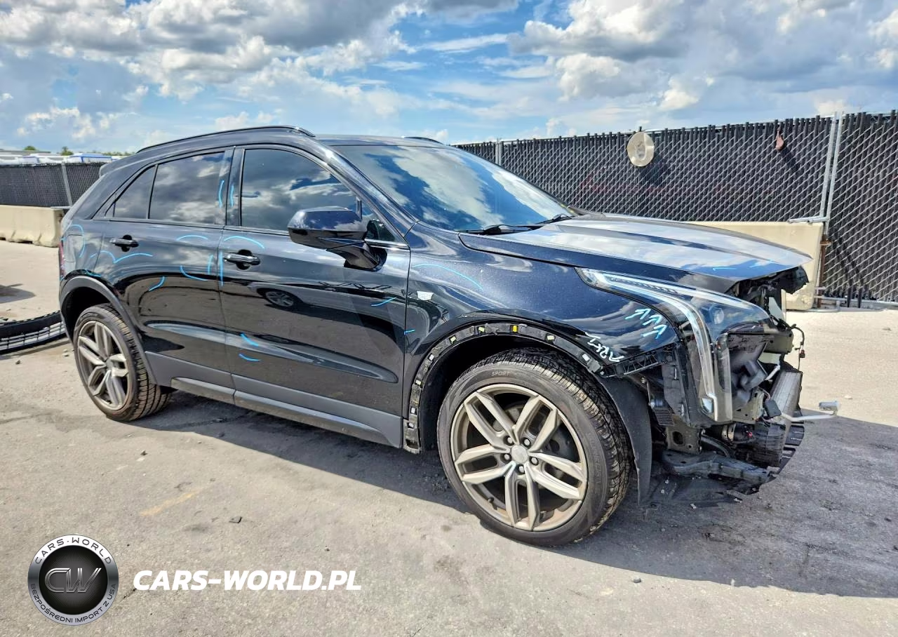 2019 Cadillac Xt4 Sport VIN:1GYFZFR4XKF200564 - 4