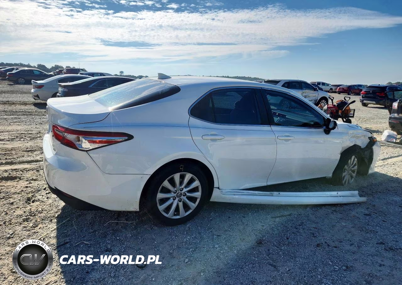 2020 Toyota Camry Le VIN:4T1C11AK8LU910620 - 3