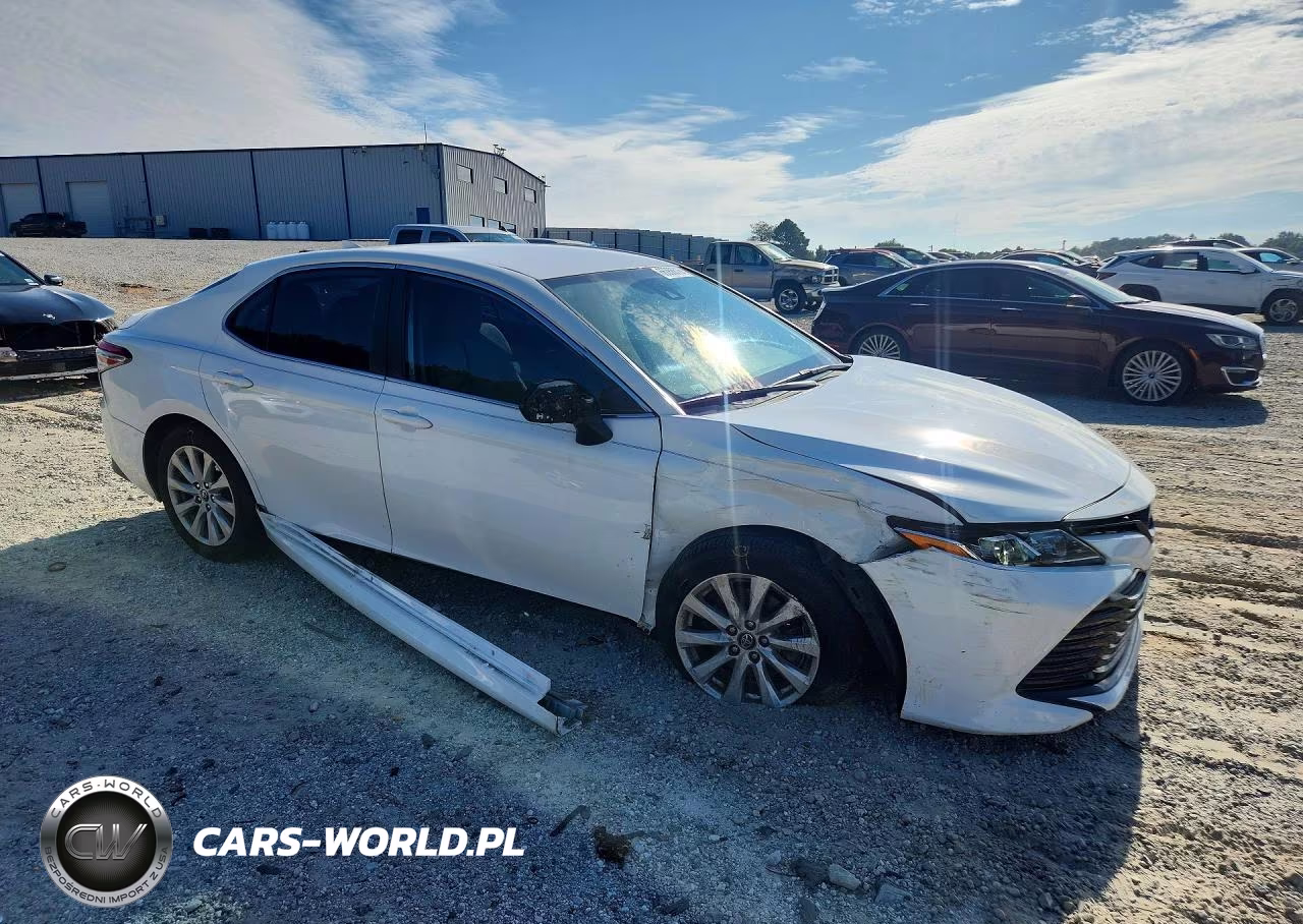 2020 Toyota Camry Le VIN:4T1C11AK8LU910620 - 4