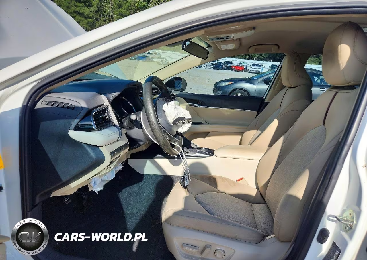 2020 Toyota Camry Le VIN:4T1C11AK8LU910620 - 7