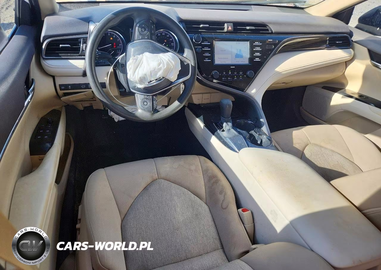 2020 Toyota Camry Le VIN:4T1C11AK8LU910620 - 8